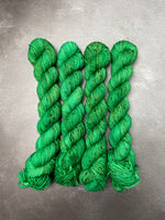 Oddball #309 Bright Emerald Green Speckles Merino Spring Twist DK 50g